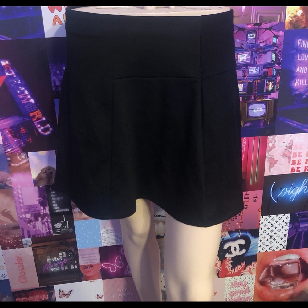 Short black skirt